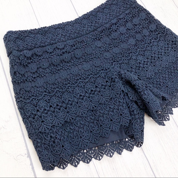 Ann Taylor Loft Navy Crochet Riviera Short‎ 4 - Picture 2 of 7